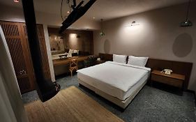 Barry Hotel